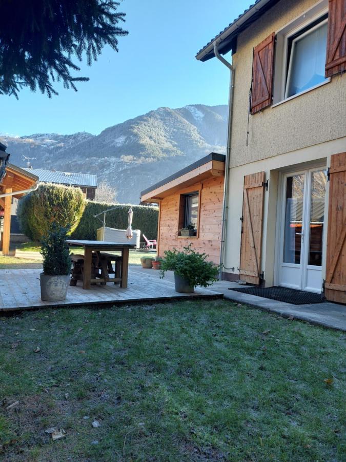 Studio Au Pied Des Montagnes Le Bourg-d'Oisans Exterior photo